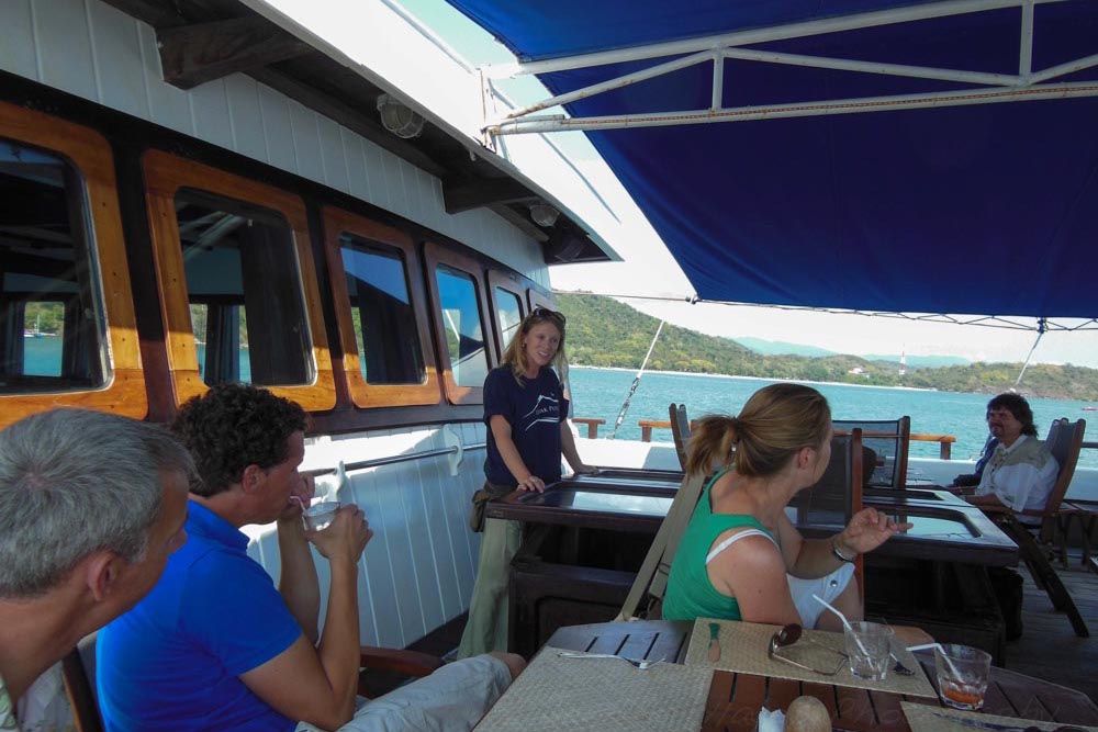 Abendessen im Freien - Ombak Putih