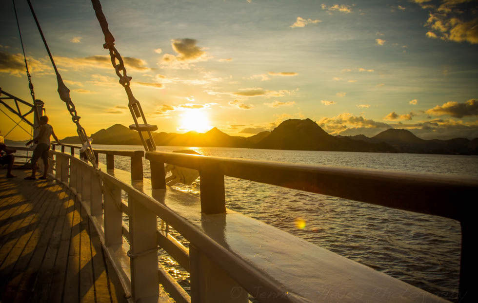 Sunset Views  - Ombak Putih