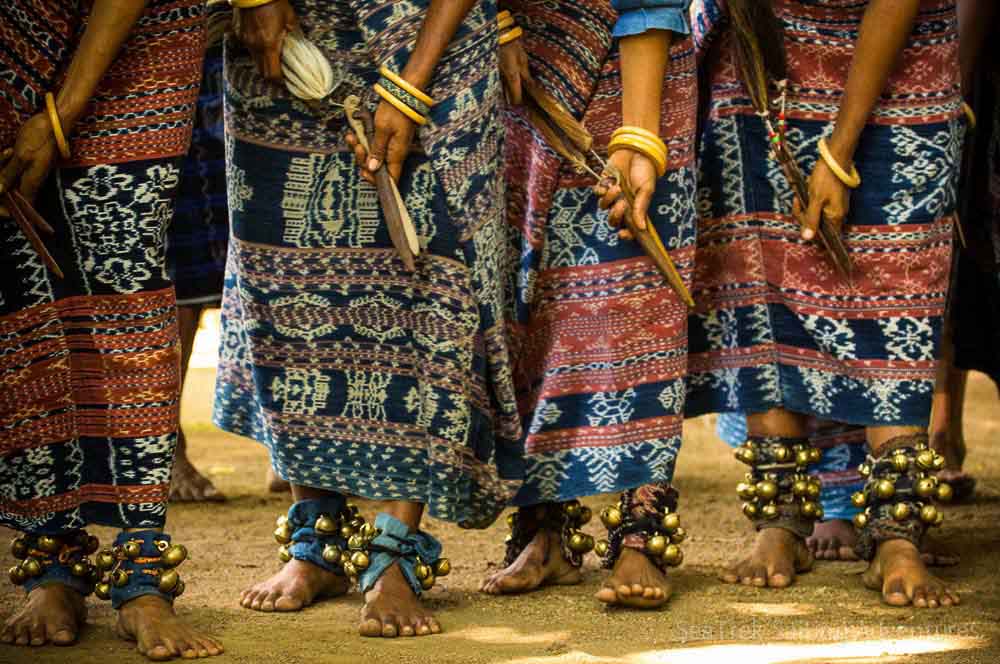 Traditional Indonesian textiles - Ombak Putih