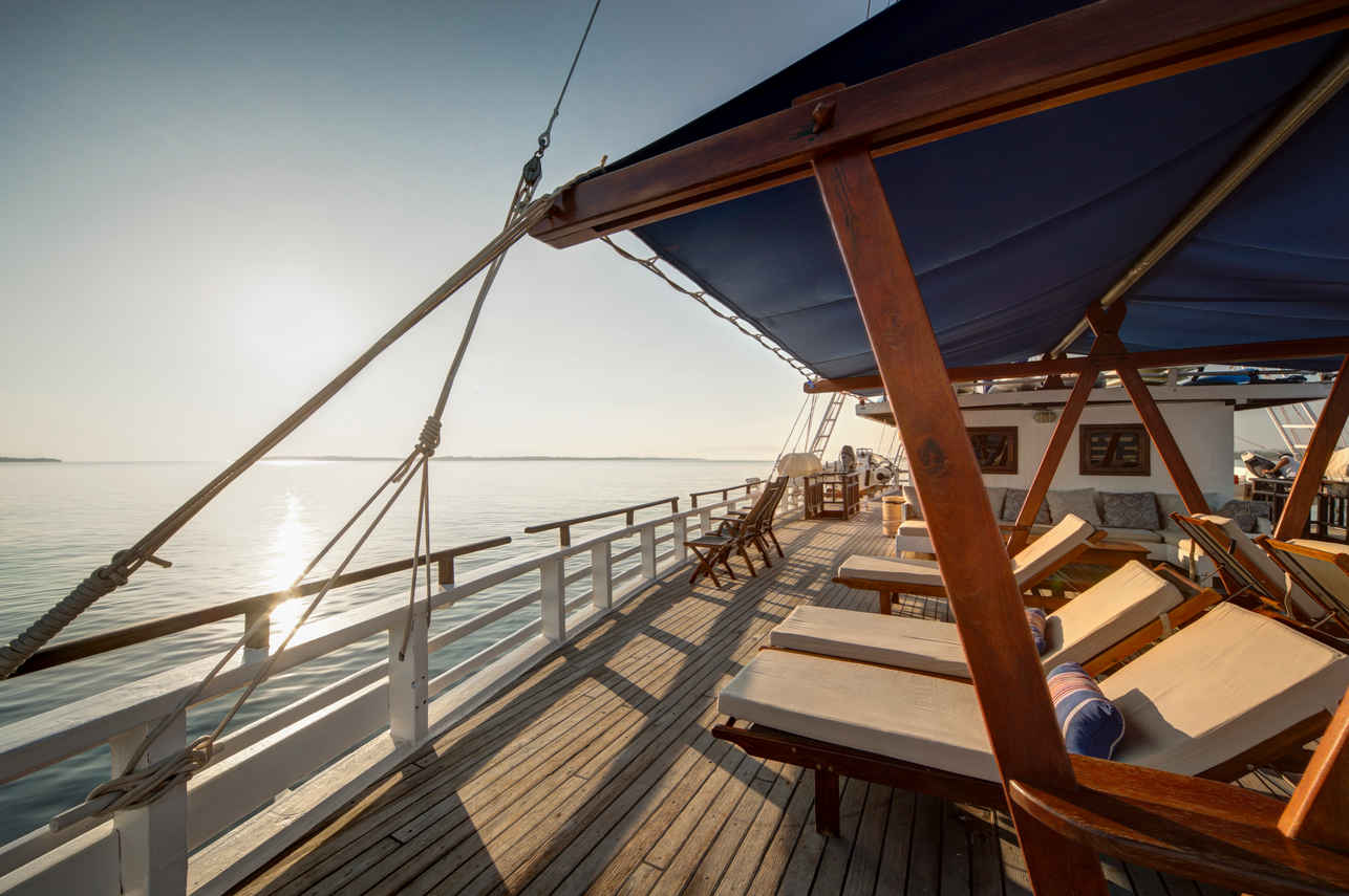 Terrasse - Ombak Putih
