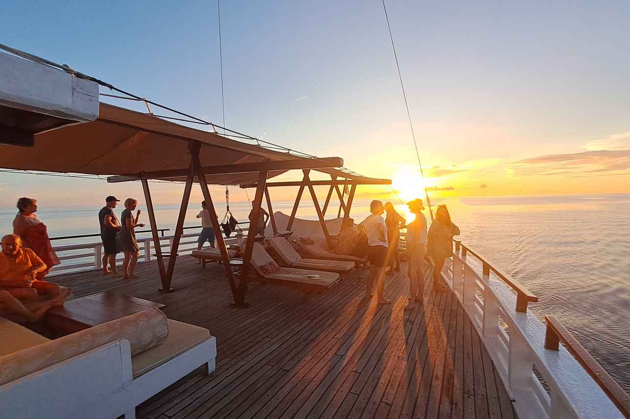Terrasse - Ombak Putih