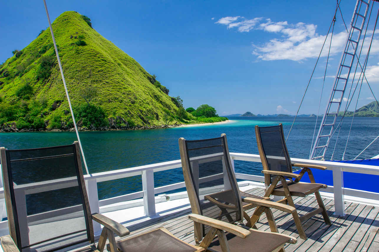 Terrasse - Ombak Putih