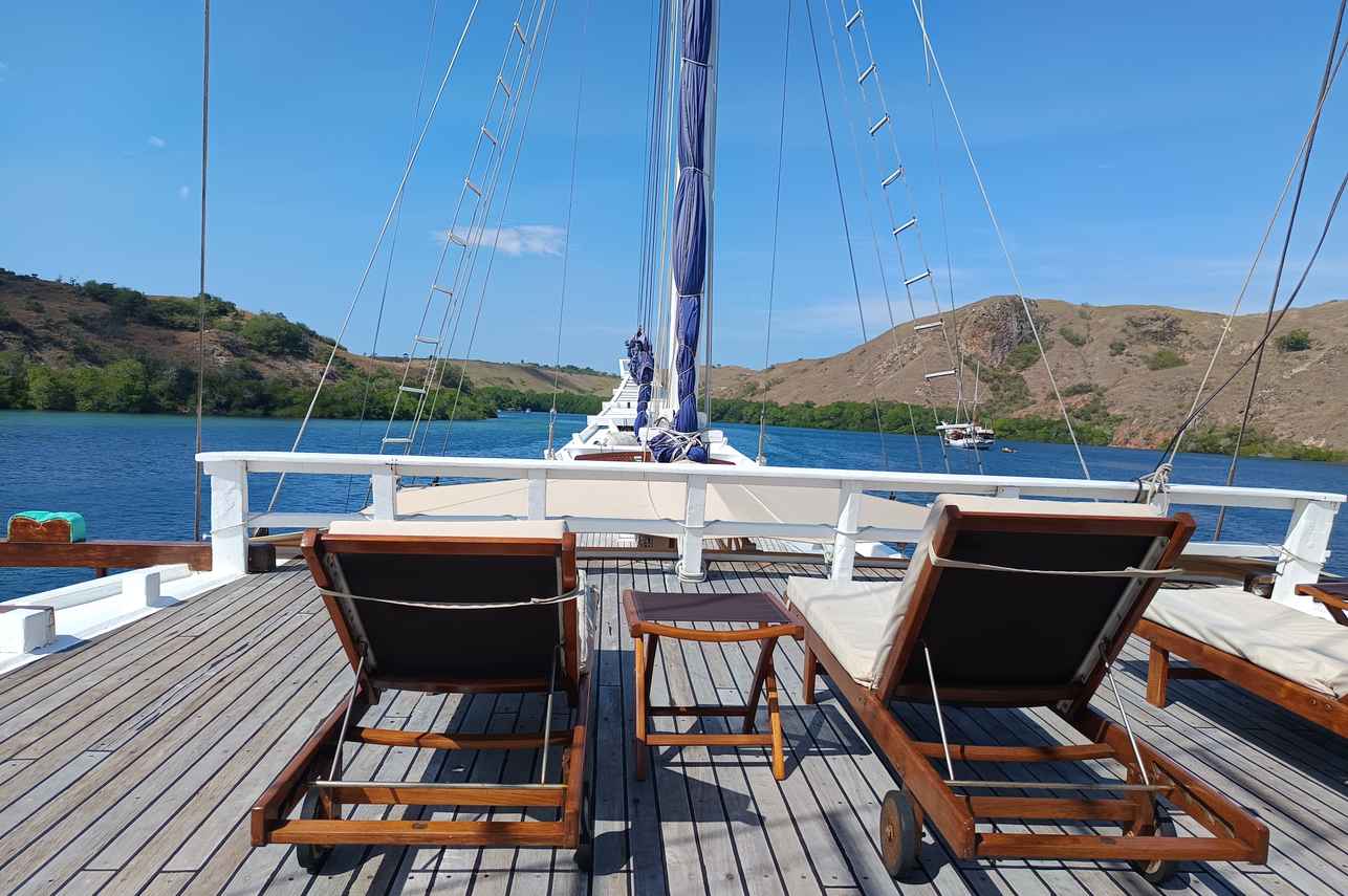 Terrasse - Ombak Putih
