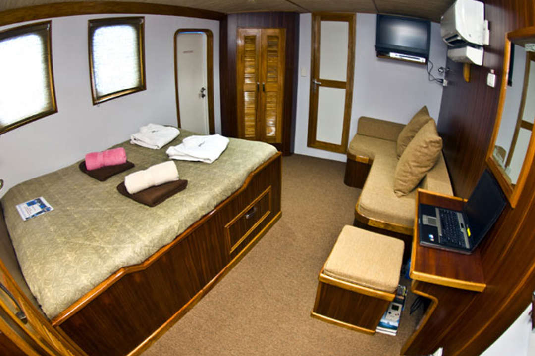 Master Stateroom - Ocean Hunter 3