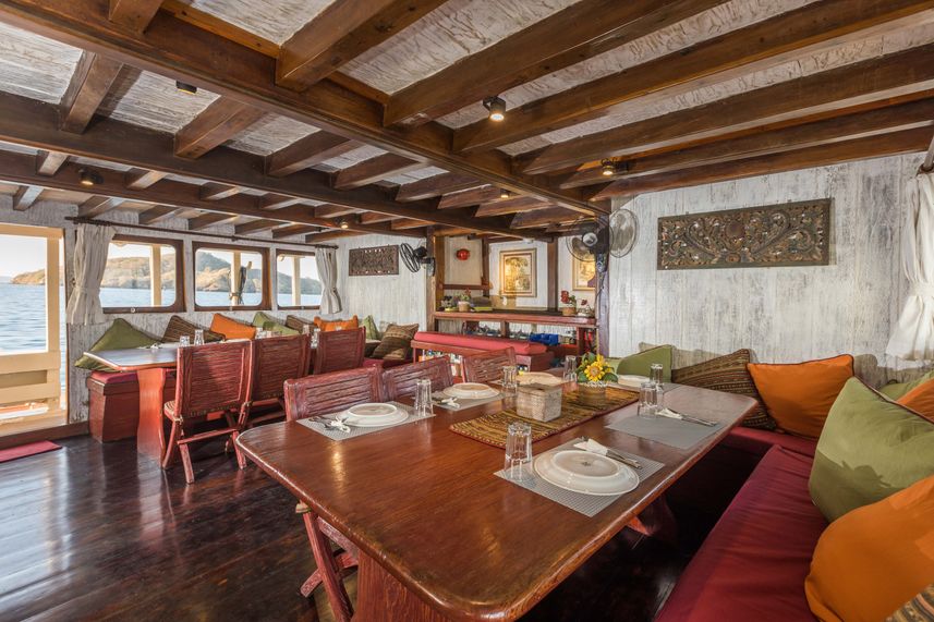 Dining Room - Seven Seas