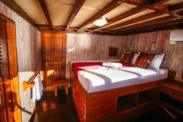 Upper Deck Double Cabin (7 & 9)