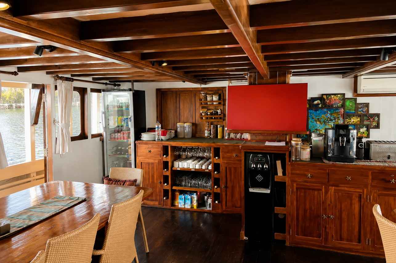 Dining Room - Seven Seas