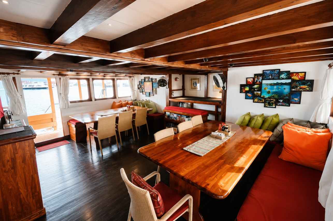 Dining Room - Seven Seas
