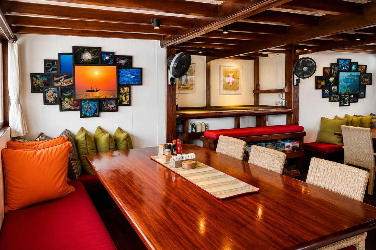 Dining Room - Seven Seas