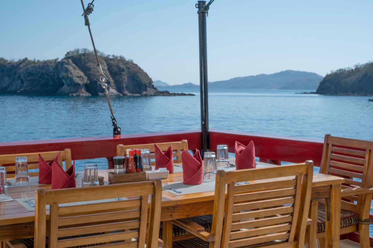 Outdoor Dining - Seven Seas