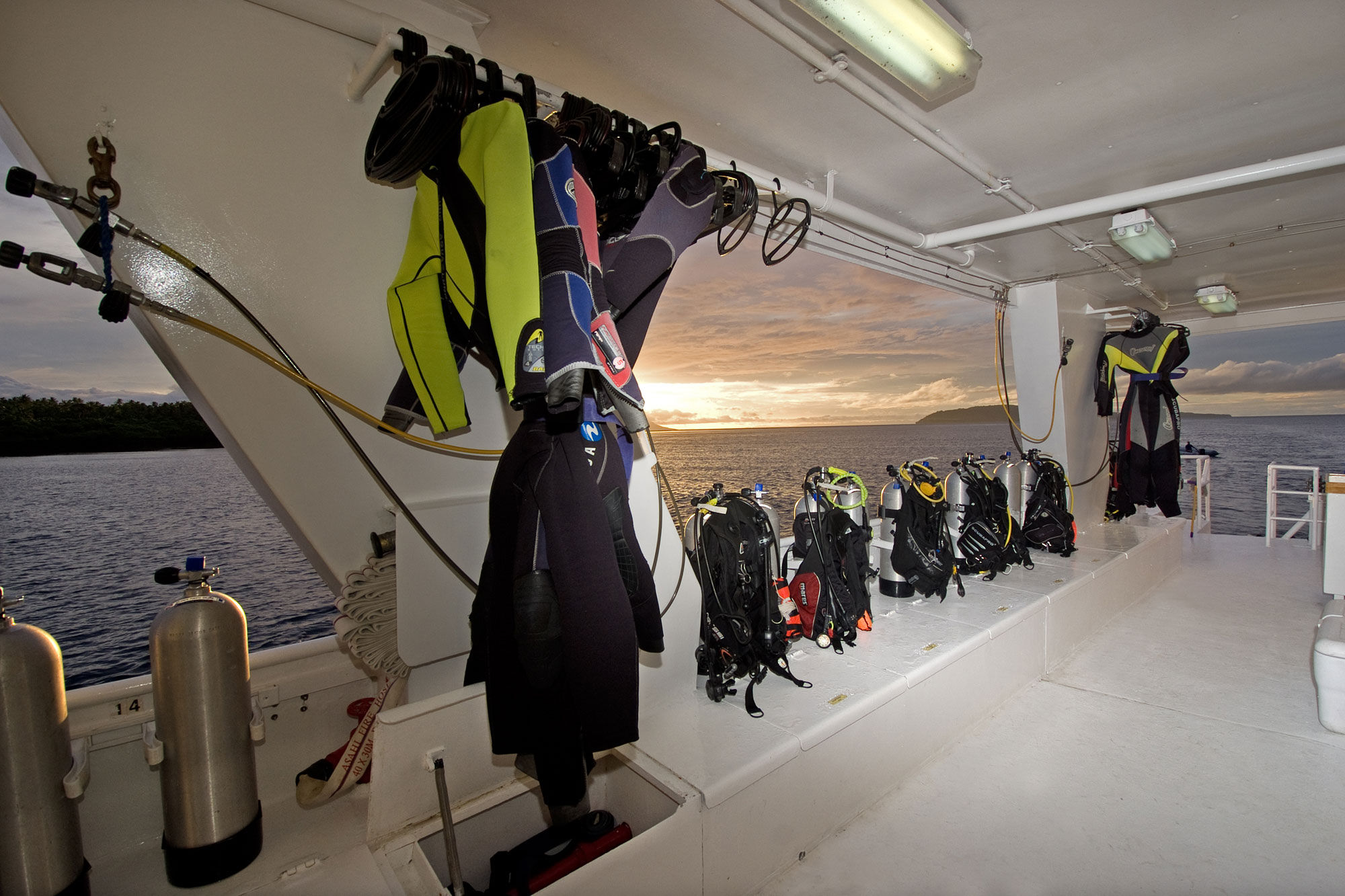 Cubierta de buceo - Atlantis Azores