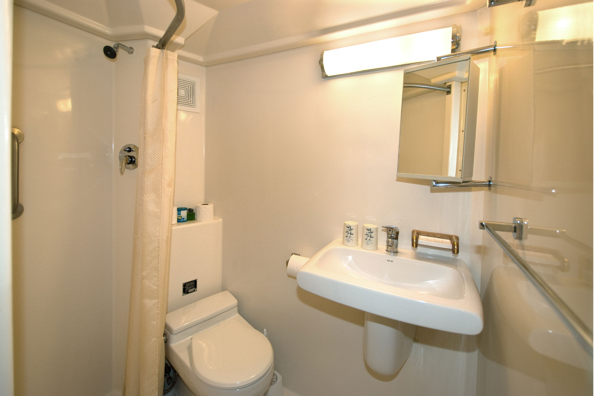 En-Suite bathrooms - Atlantis Azores