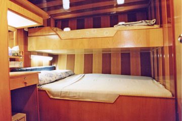 Double/Twin Bunk Bed Cabins