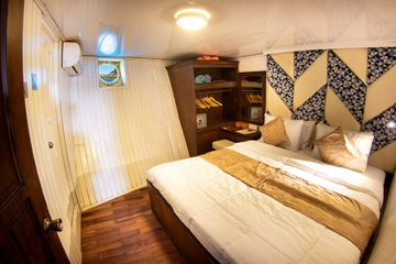 Lower Deck Double Cabin