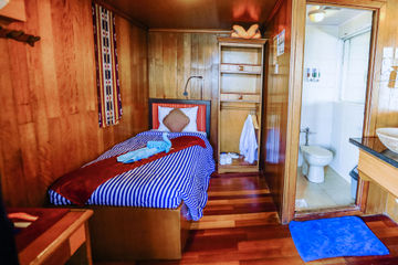 Middle Deck Single Cabins
