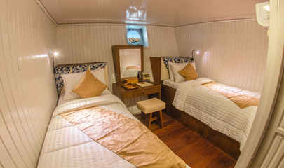 Middle Deck Twin Cabins