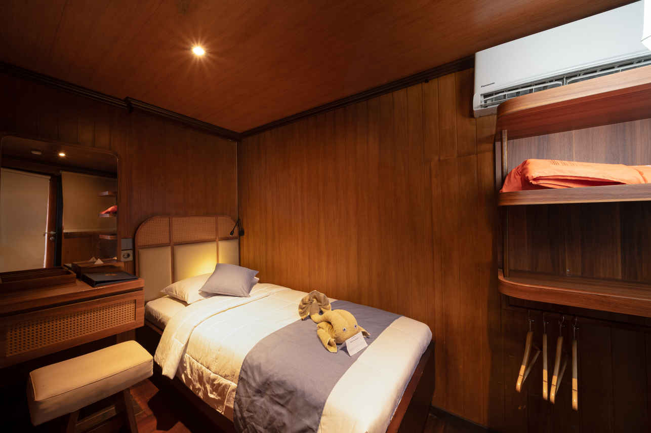 Double Cabin