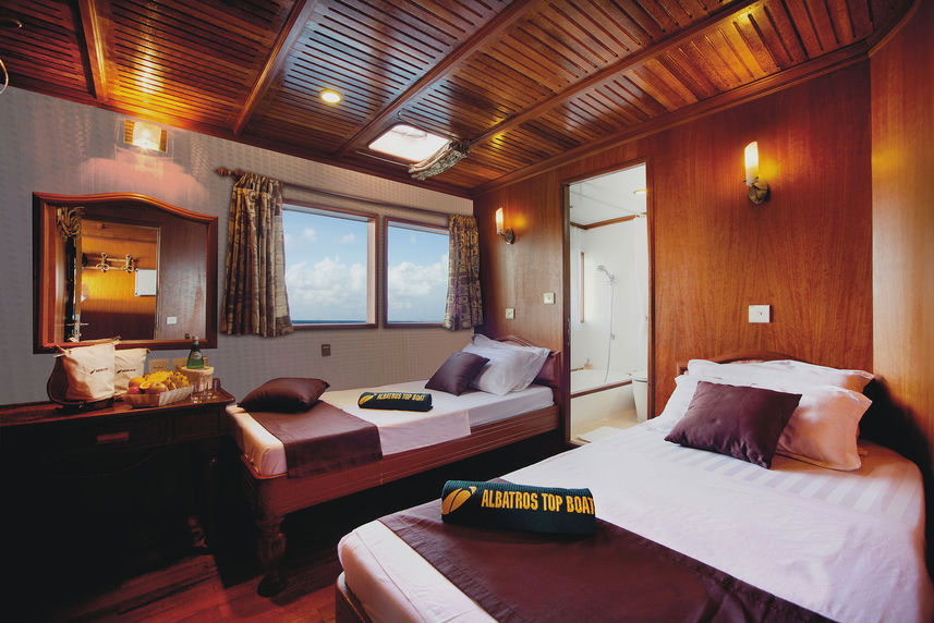 Main Deck Cabin - Conte Max