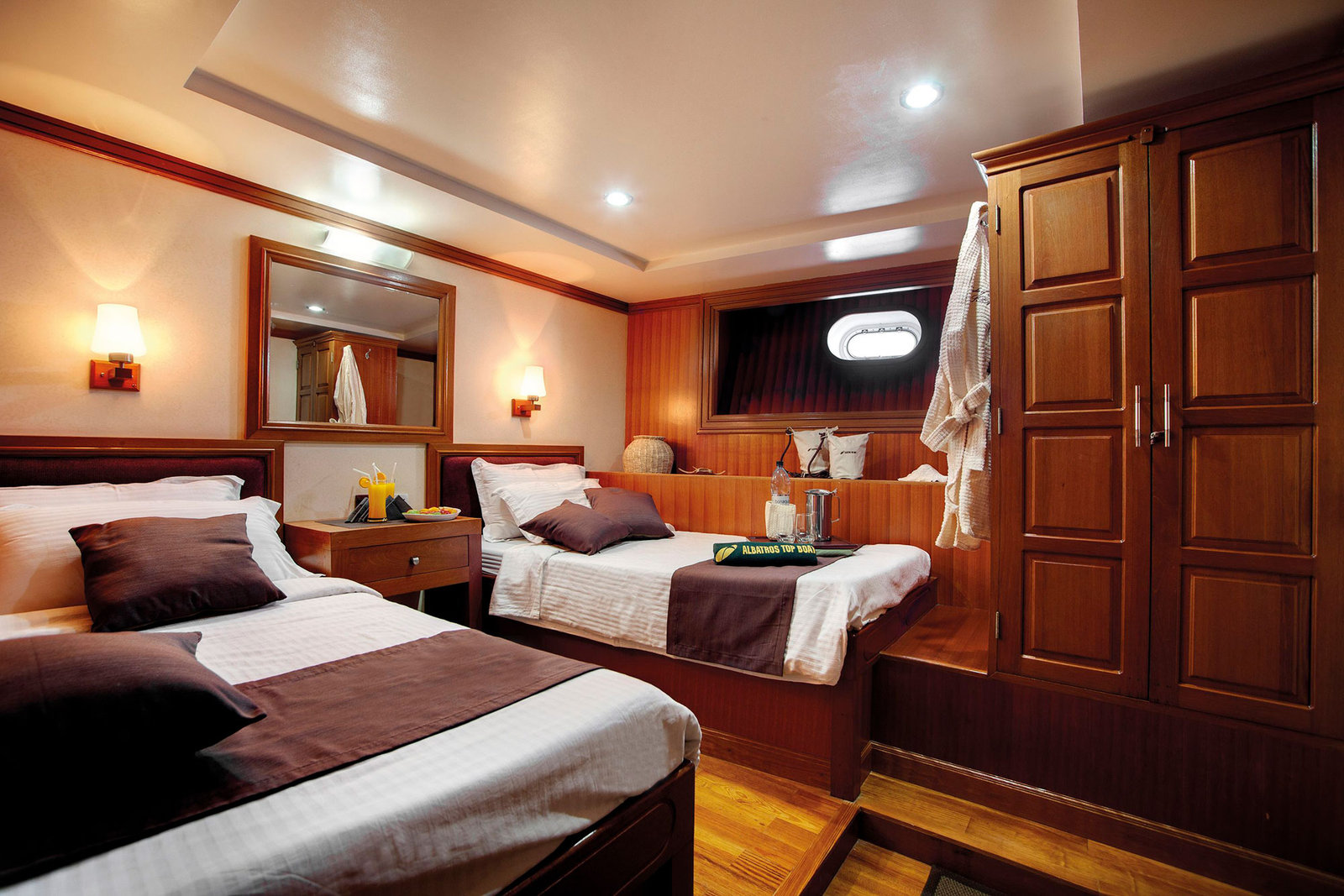 Lower Deck Double/Twin Cabins (# 1, 2, 7 & 8), photo 1