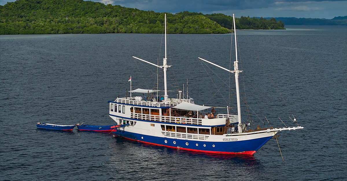 Pearl of Papua — vessel photograph