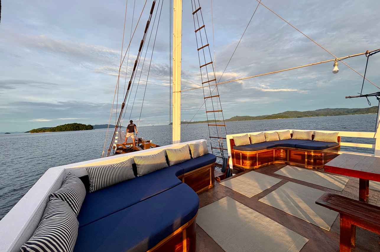 日光浴甲板 - Pearl of Papua