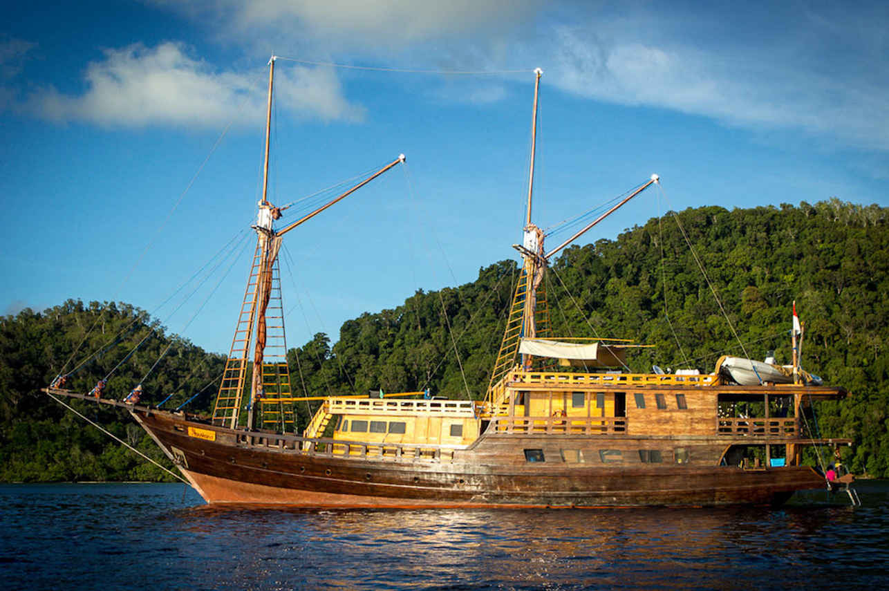 Euphoria Liveaboard Indonesia