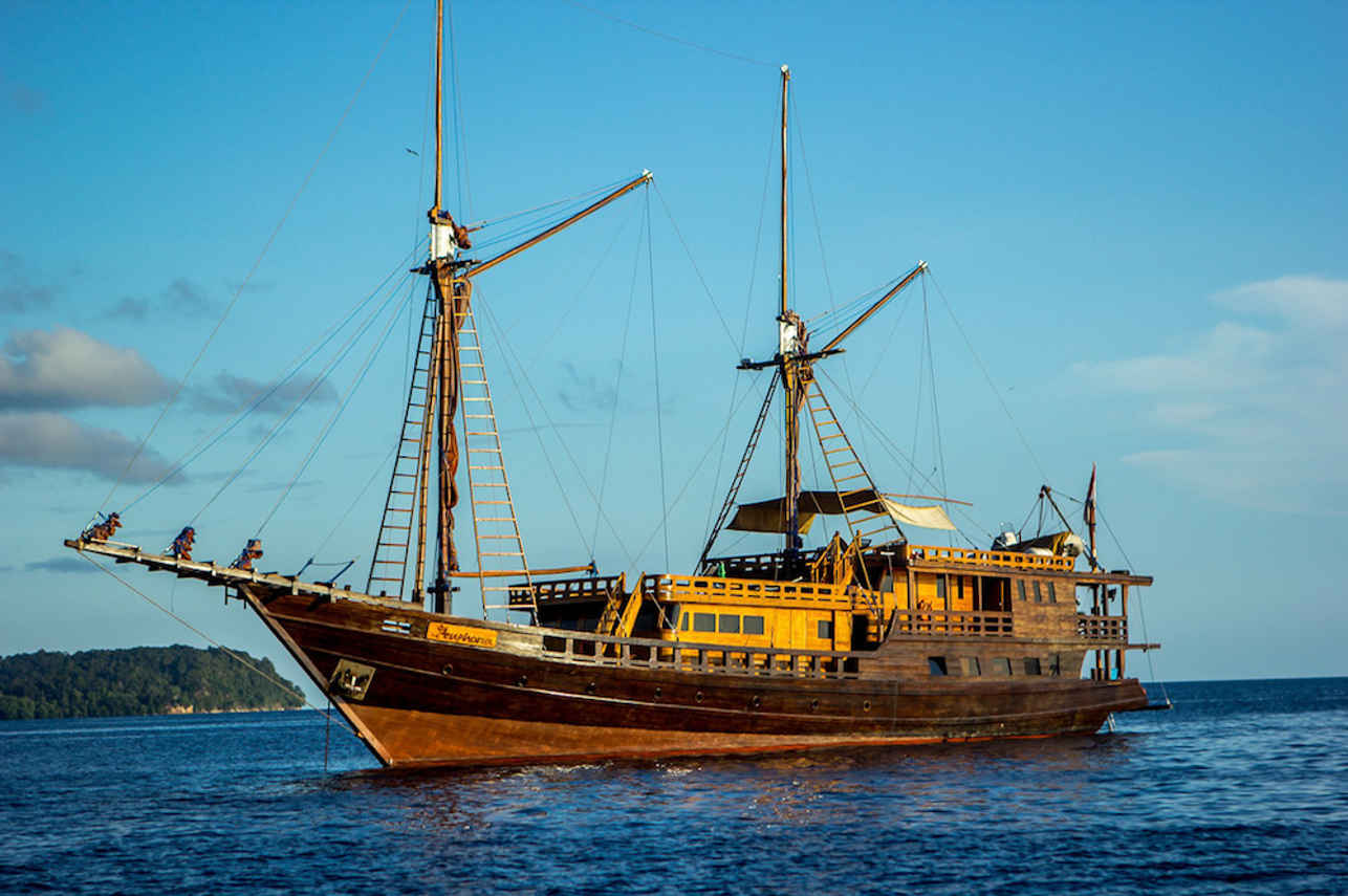 Euphoria Liveaboard cruising Raja Ampat Indonesia
