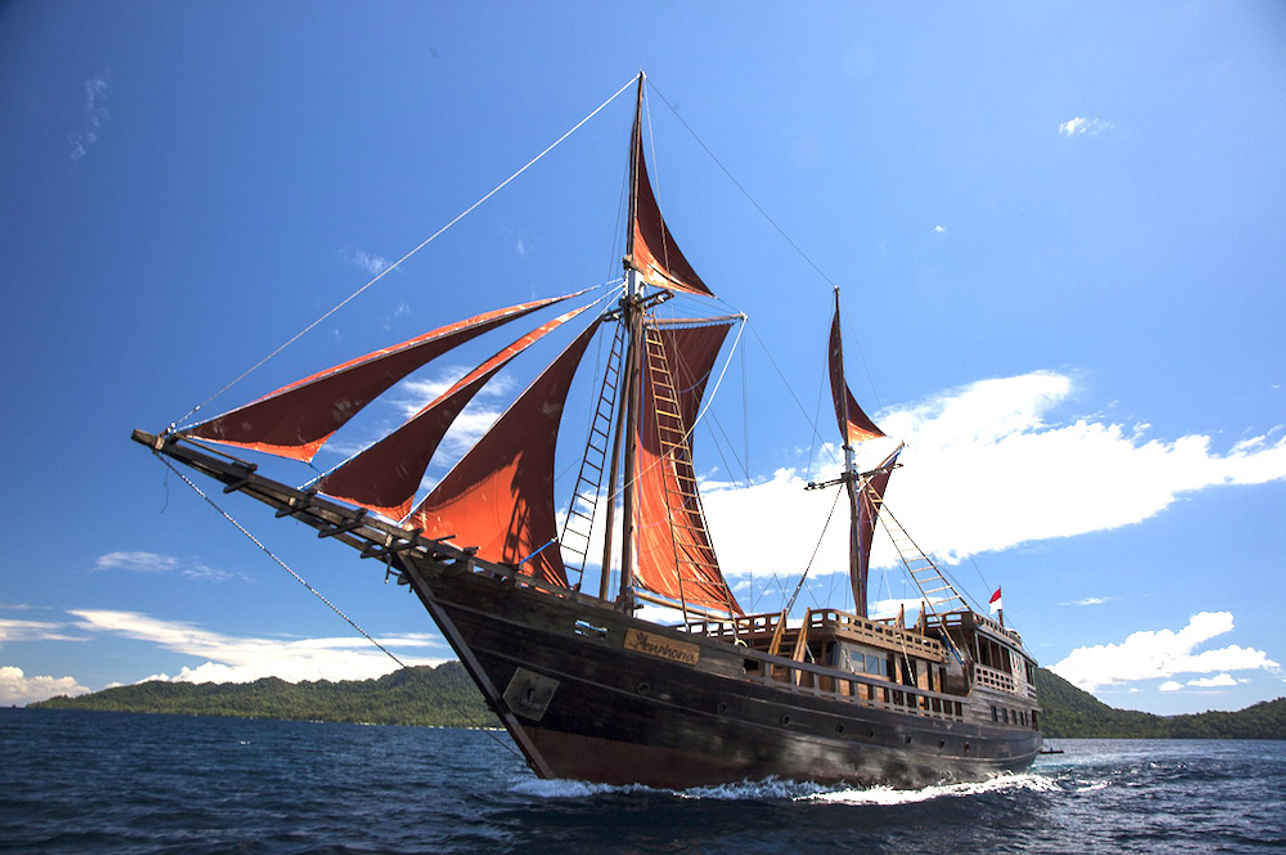 Euphoria Liveaboard Indonesia