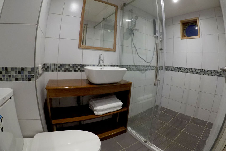 En-Suite bathrooms - Infiniti