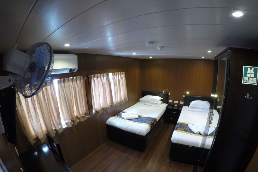 Main Deck Cabin - Infiniti