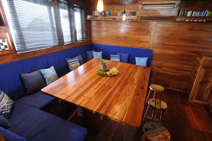 Moana Liveaboard, Indonesia - LiveAboard.com