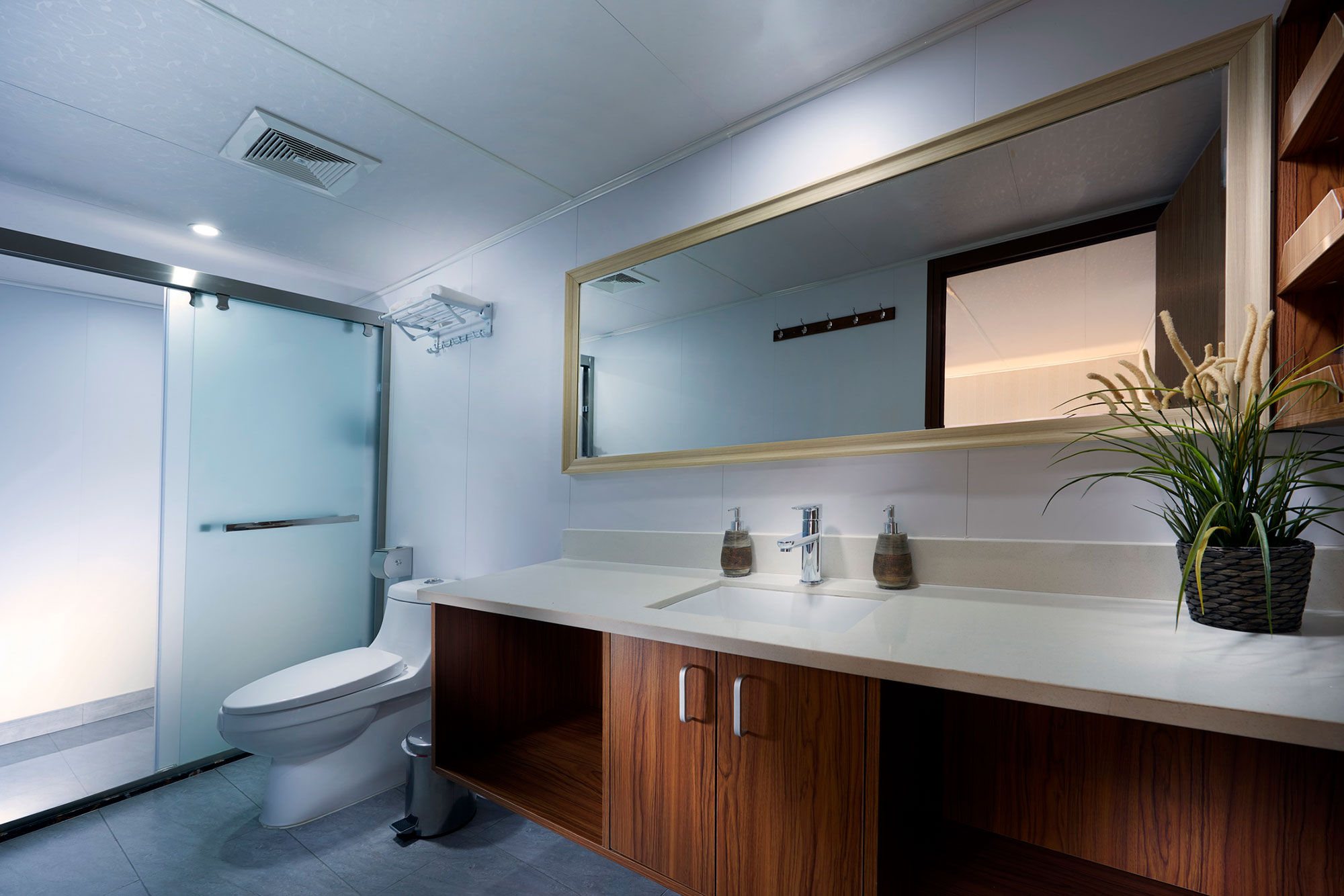 En-Suite bathrooms - White Manta