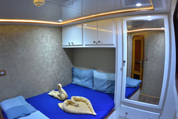 King-sized Bed Cabin - Upper Deck