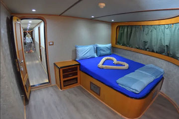 Honeymoon Suite - Upper Deck