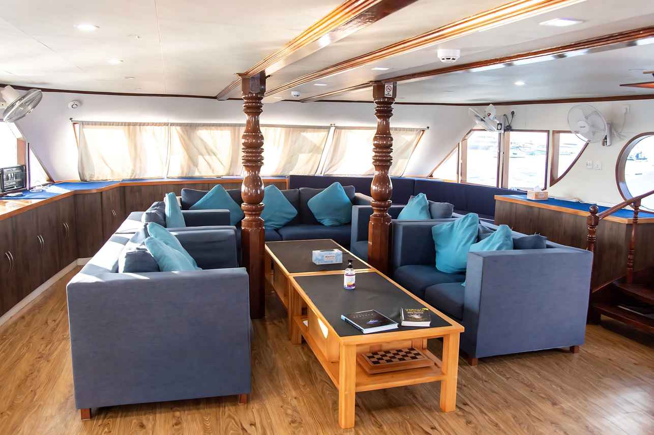 Indoor salon - Emperor Voyager