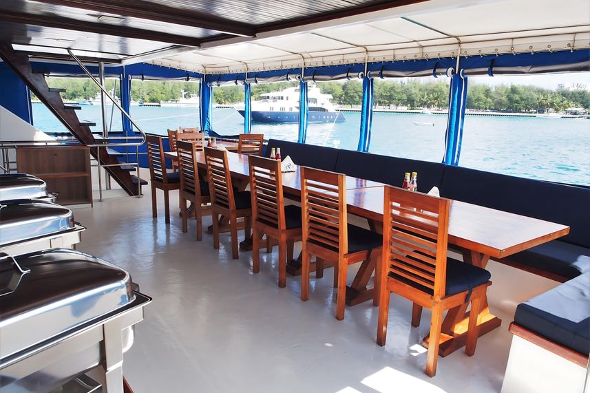 Comedor al Aire Libre - Emperor Voyager