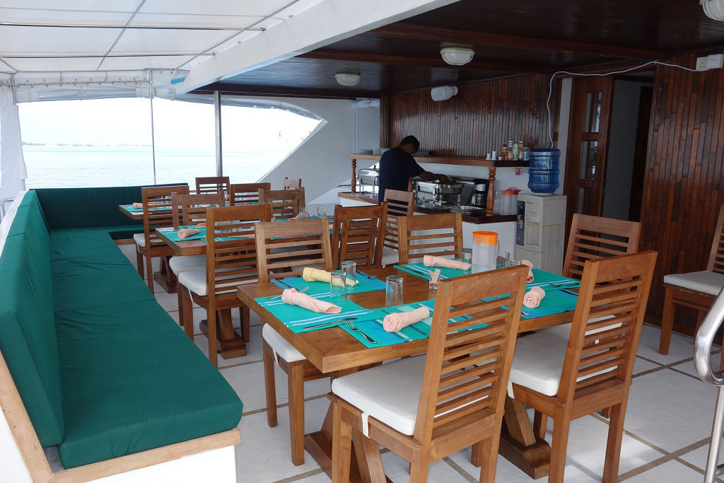 Comedor al Aire Libre - Emperor Voyager