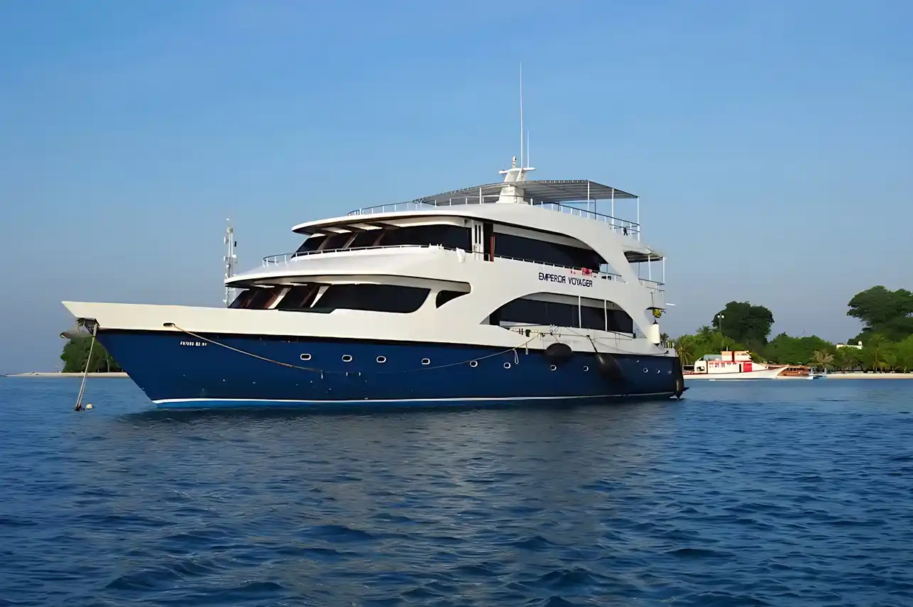 Emperor Voyager — Emperor Voyager exterior