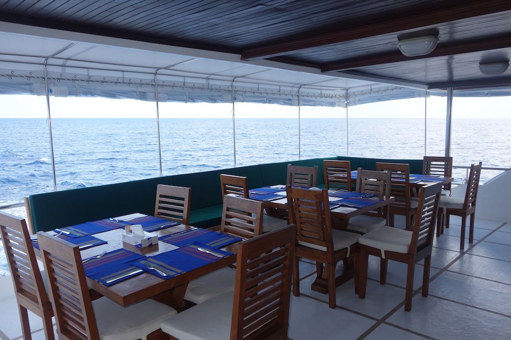 Comedor al Aire Libre - Emperor Voyager