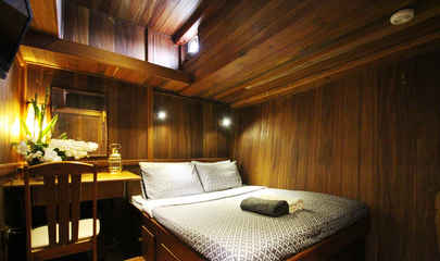 Double Cabin