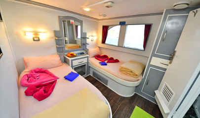 Upper Deck Twin Cabin