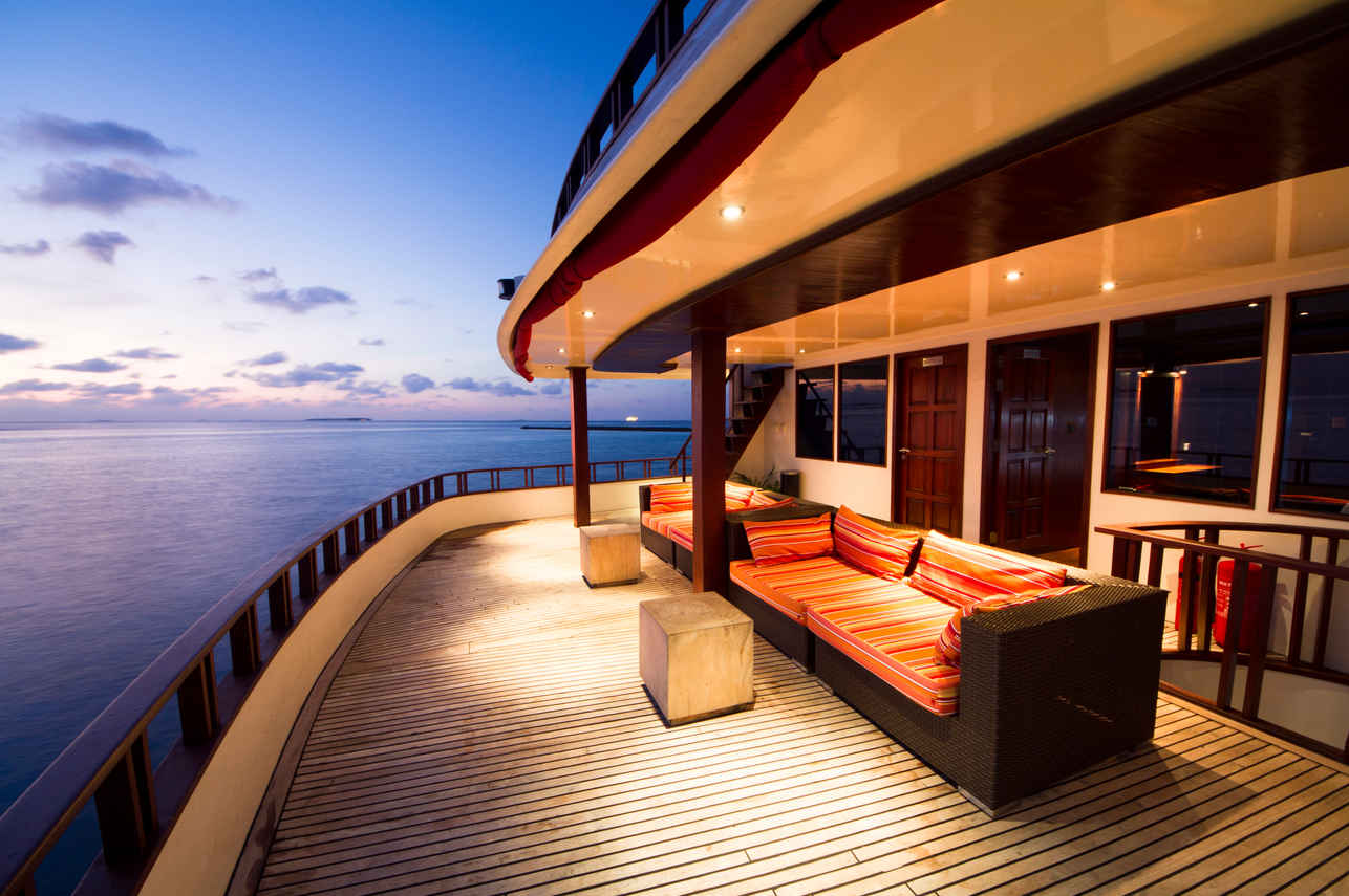 Salon exterior  - DUNE Theia