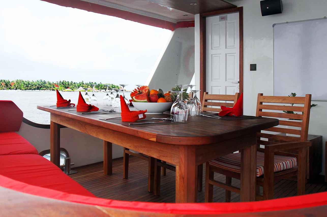 Comedor al Aire Libre - DUNE Theia