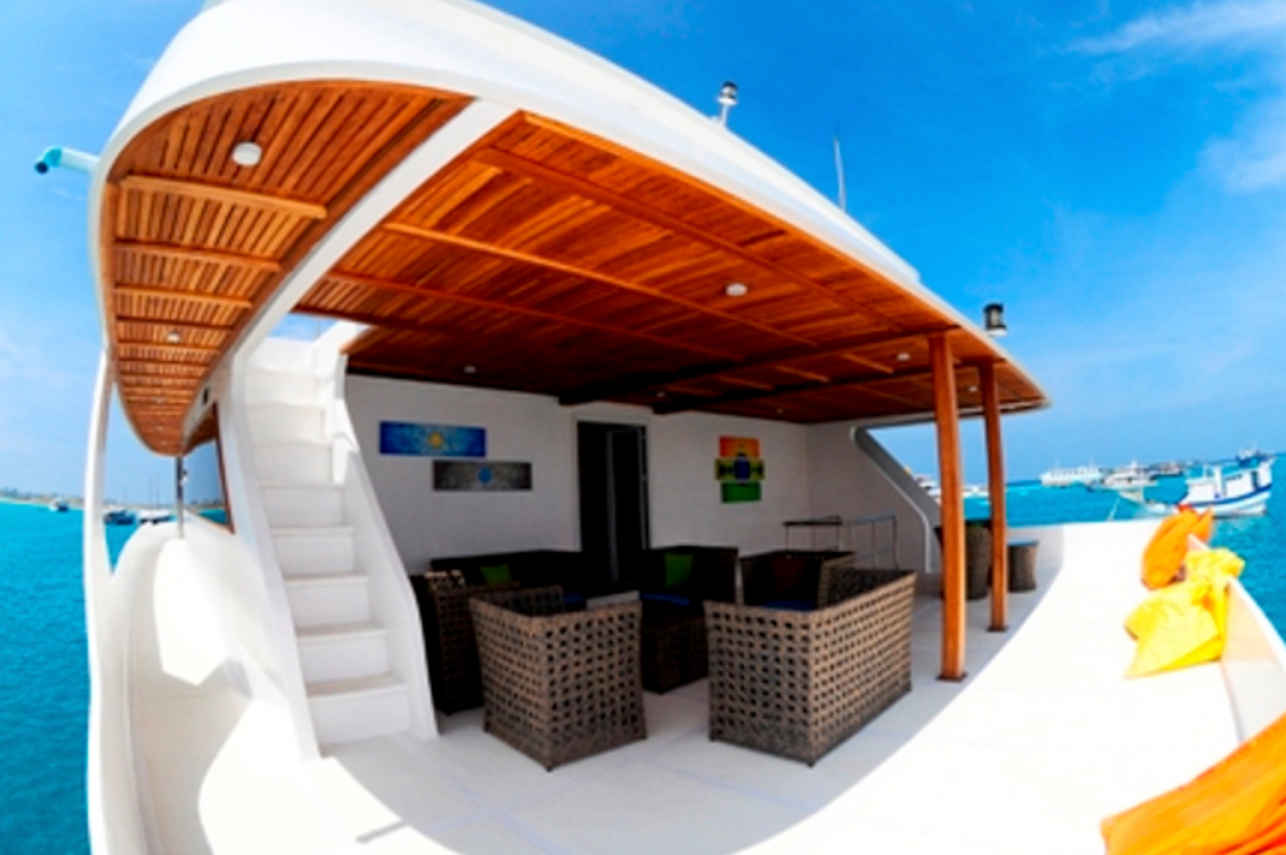 Enjoy the Maldivian views onboard Princess Handy