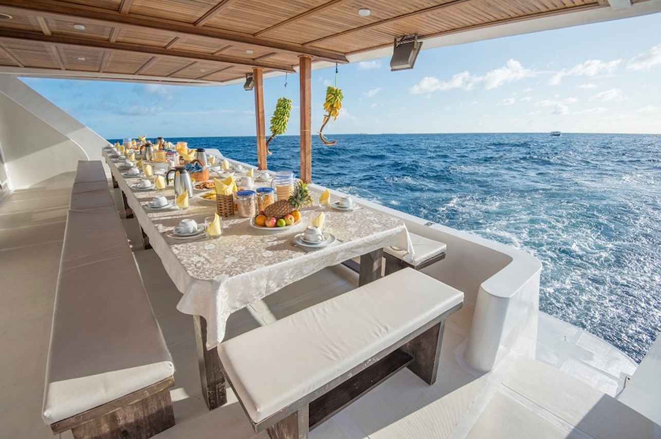 Outdoor Dining - Princess Handy