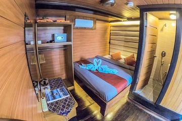 Middle Deck Double Cabins