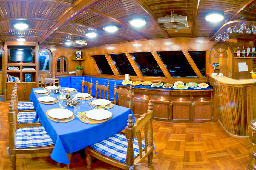 Dining Room - Maavahi