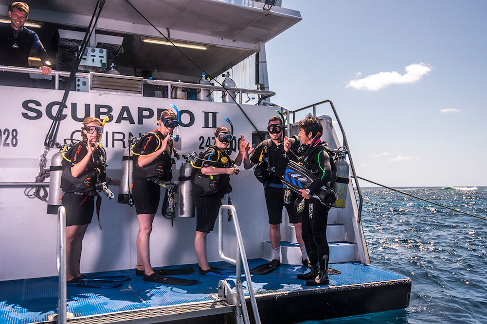Ready to dive! - Dive platform on ScubaPro II