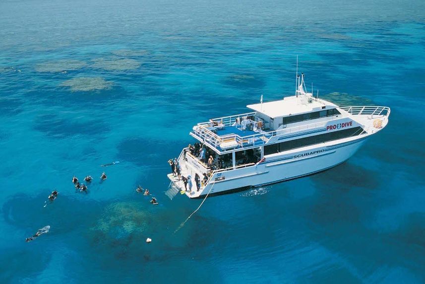 Dive amazing reefs on the Great Barrier Reef - ScubaPro III