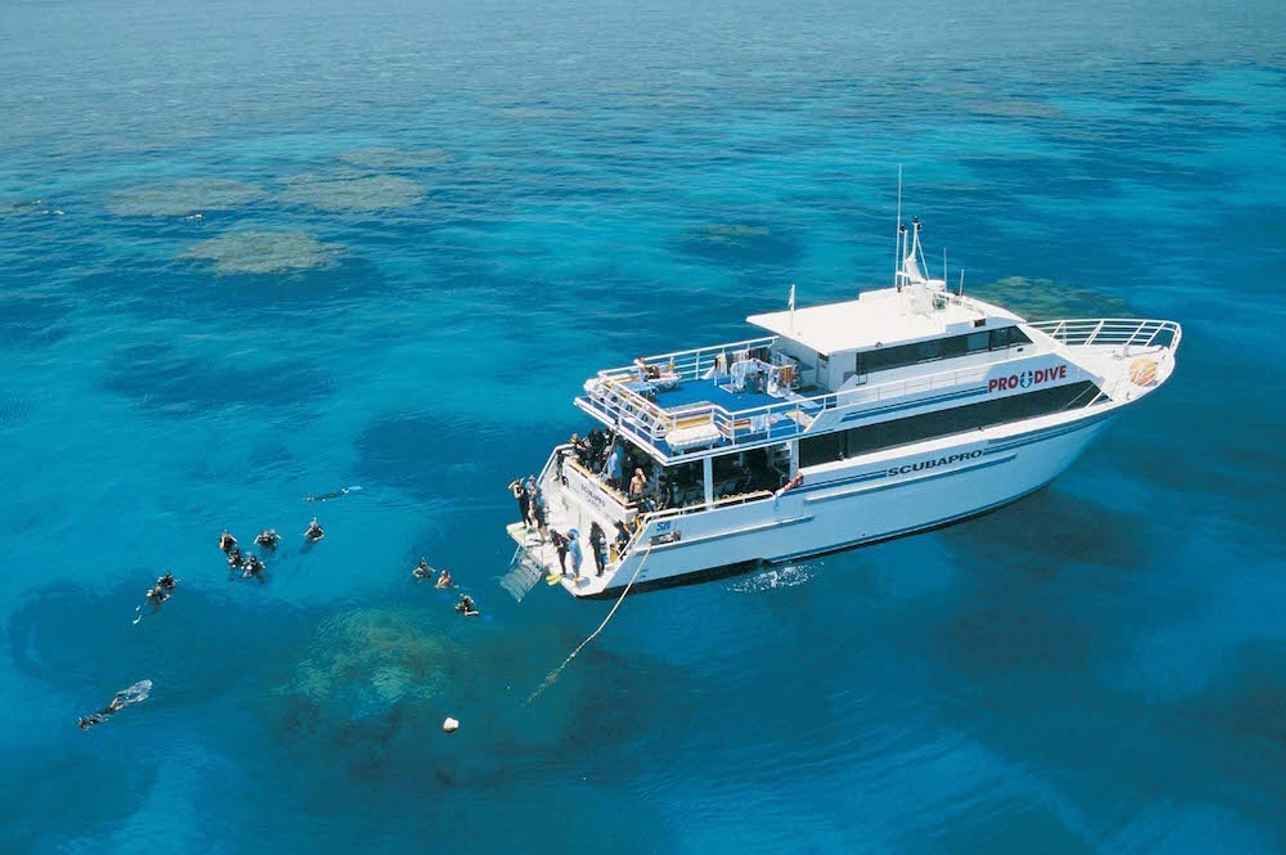 Dive amazing reefs on the Great Barrier Reef - ScubaPro III